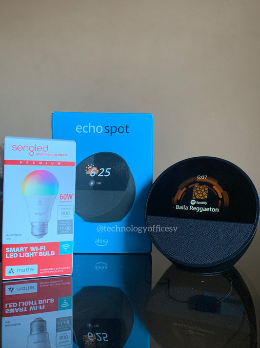 Echo Spot (modelo de 2024) con bombilla inteligente LED Sengled